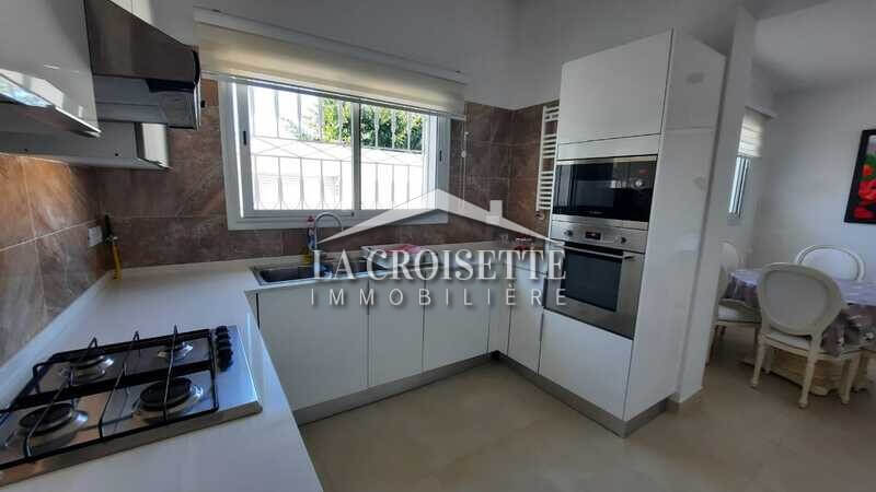 Villa S+3 plain pied avec un beau jardin à La Marsa